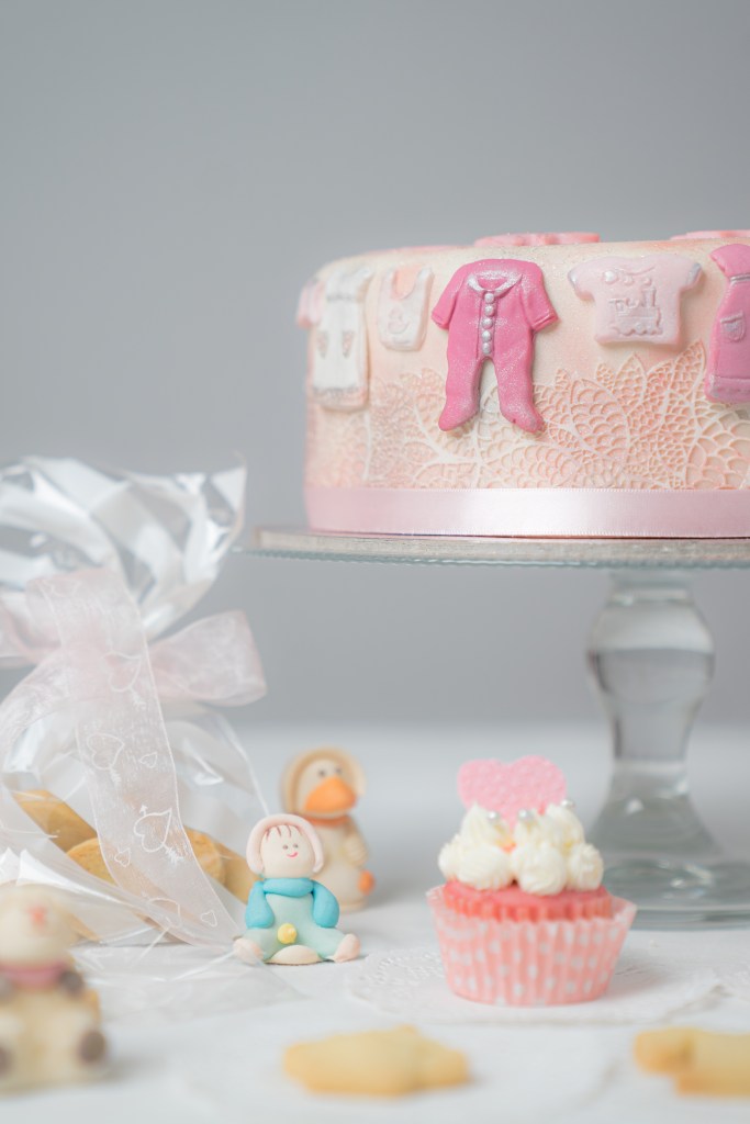 Baby shower cake